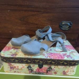 Gray clogs